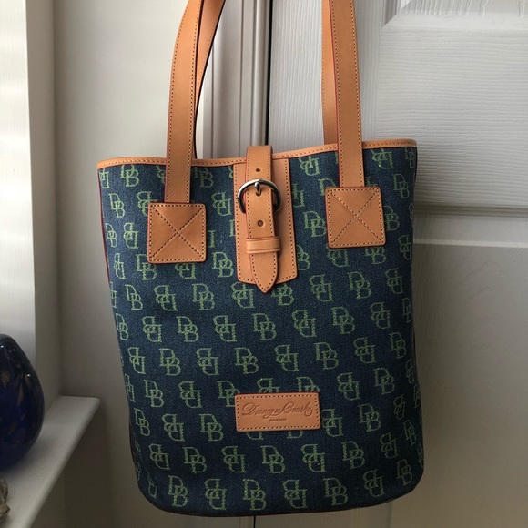 Dooney & Bourke Handbags - Dooney & Bourke Tote